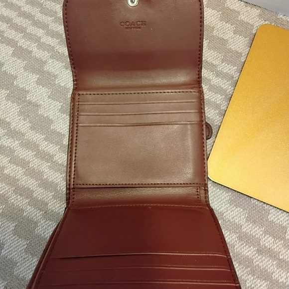 Coach bundle featuring a mix of classic signature and leather pieces - Picture 9 of 10